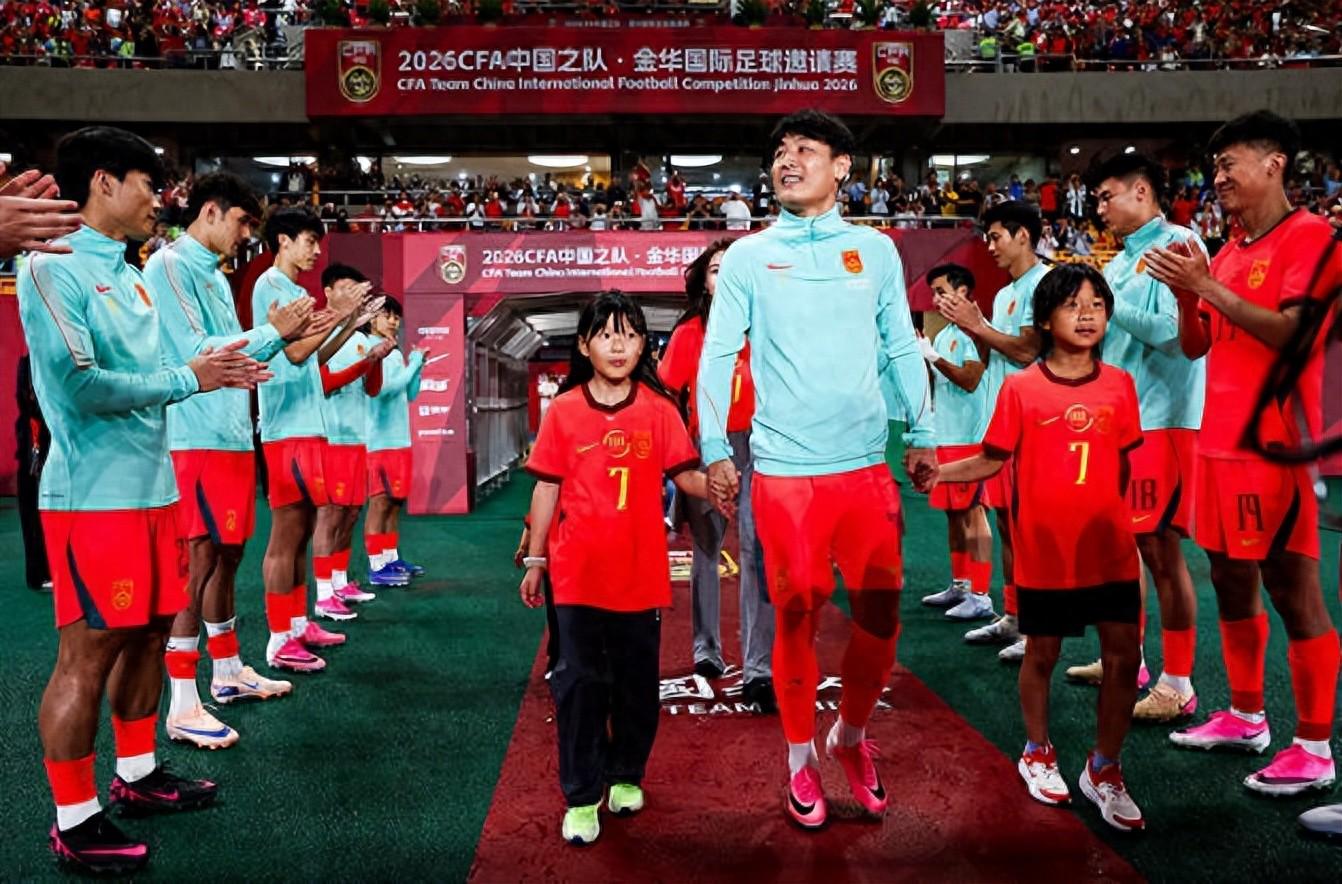 罗马诺:纽卡接近签下阿贾克斯18岁中场斯图尔,总价超2500万欧