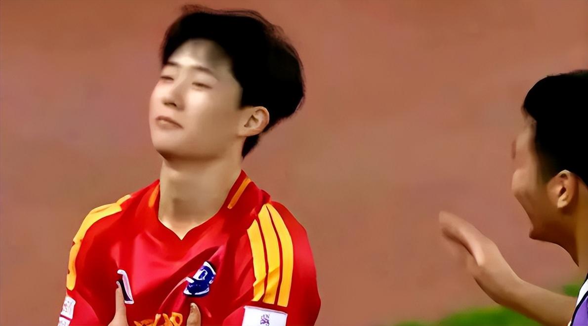 有点尴尬!布朗两个月前吐槽恩比德假摔骗哨 如今两人竟成为队友