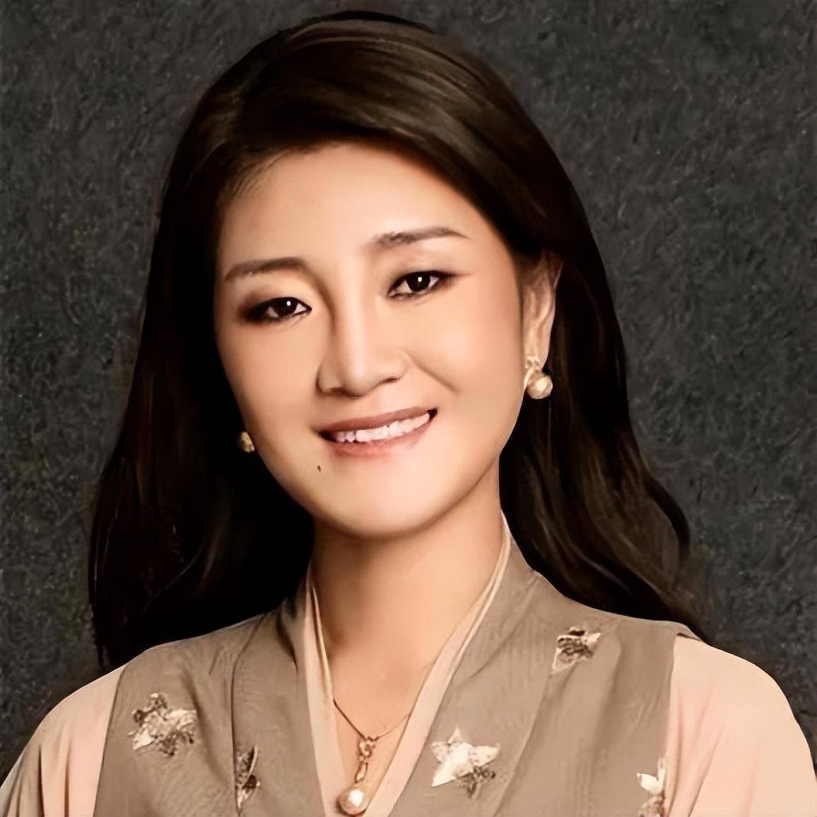 郑钦文放弃亚运会卫冕引发辩论,新科法网亚军哈雷首战出局遭调侃
