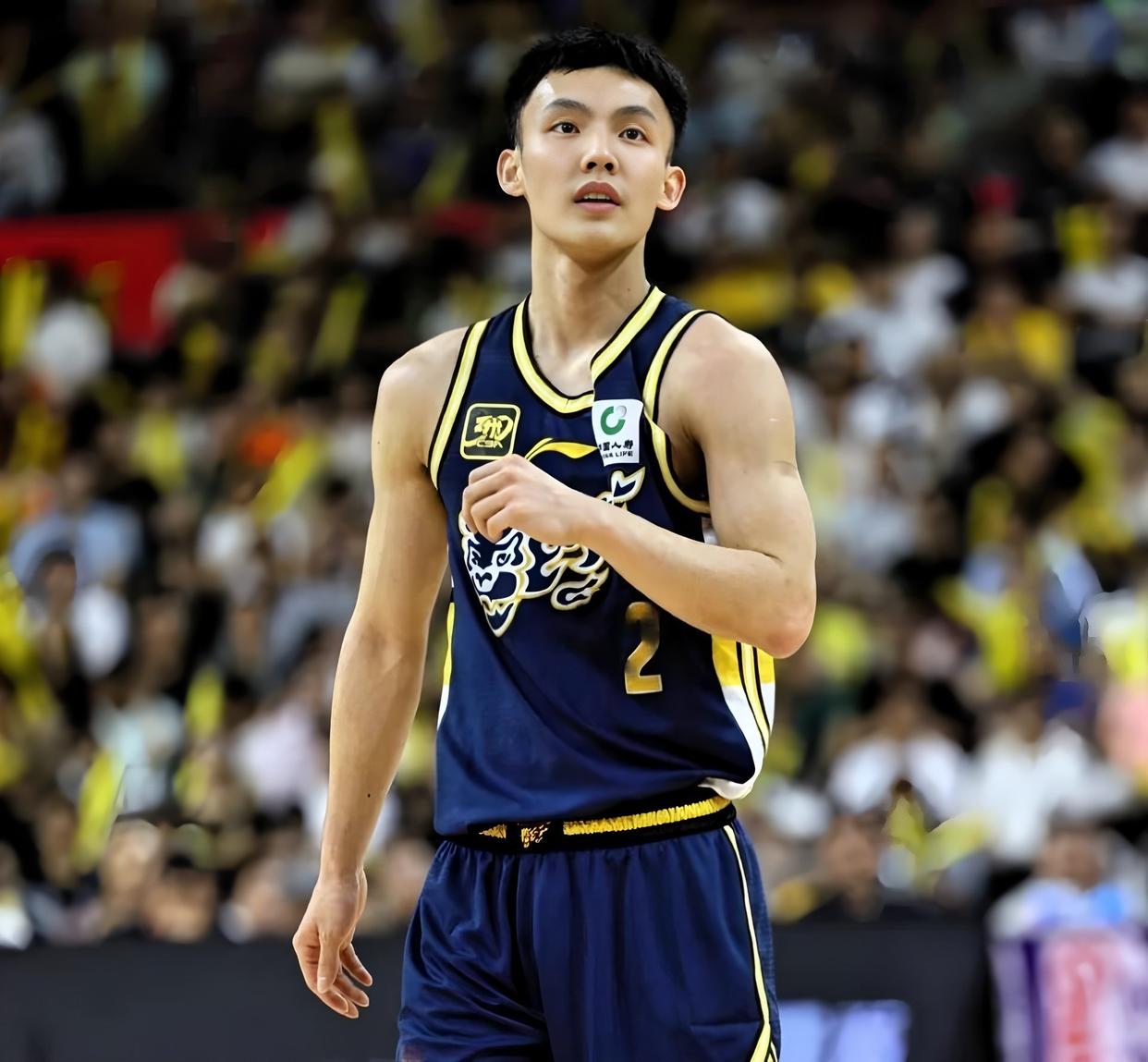王岚嵚喜获1600万大合同!山东男篮签约原因曝光,辽篮收到300万